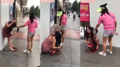 抓奸集锦-特精甄选第一现场街头扭打吃瓜围观 赤裸裸床上被逮还有被割屌的 各色良家女神狼狈瞬间 (82)